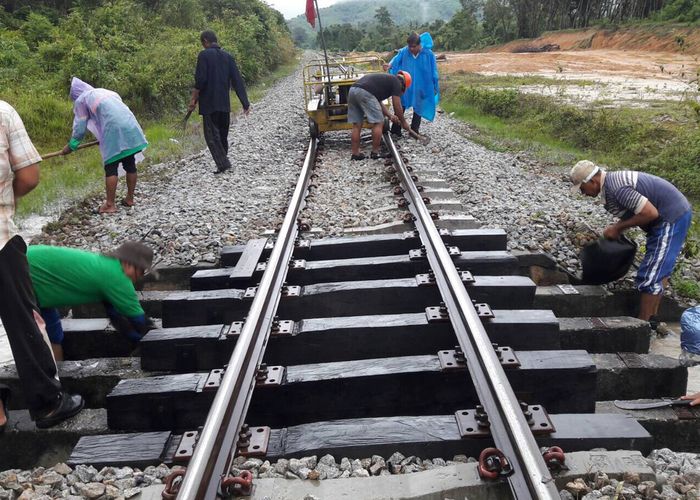 'มานะ' เผยข้อกังขา รถไฟทางคู่เหนือ-อีสาน 'ล็อคสเปค-ฮั้วประมูล'