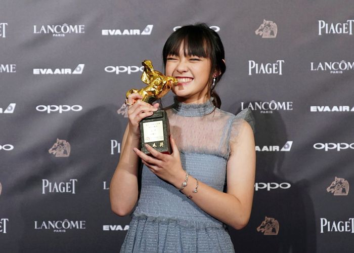 'วิกกี้ เฉิน' นักแสดงเด็กวัย 14 ปี คว้ารางวัลม้าทองคำ