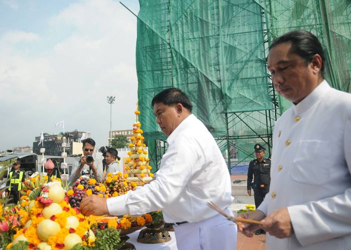 กทม.จัดพิธีเจริญพระพุทธมนต์ และพิธีบวงสรวงก่อนบูรณะเสาชิงช้า