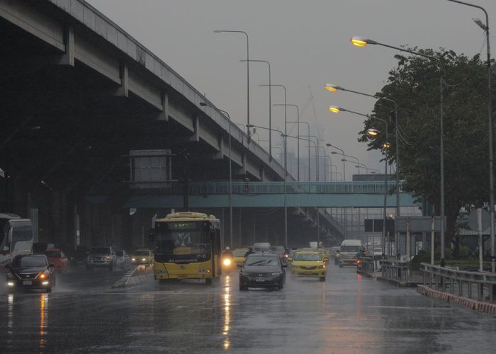 ทั่วไทยมีเมฆมากกับฝนร้อยละ 70 - สทนช.เร่งระบายน้ำเขื่อนเจ้าพระยา