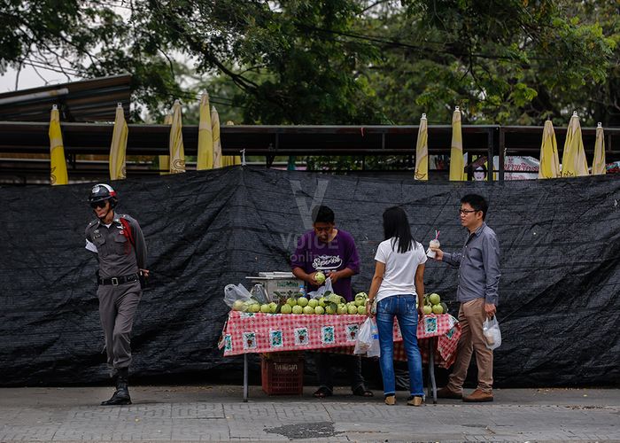 'ผู้ว่าฯ กทม.' ชี้ต้องรอคำสั่งศาลเปิดตลาดได้หรือไม่