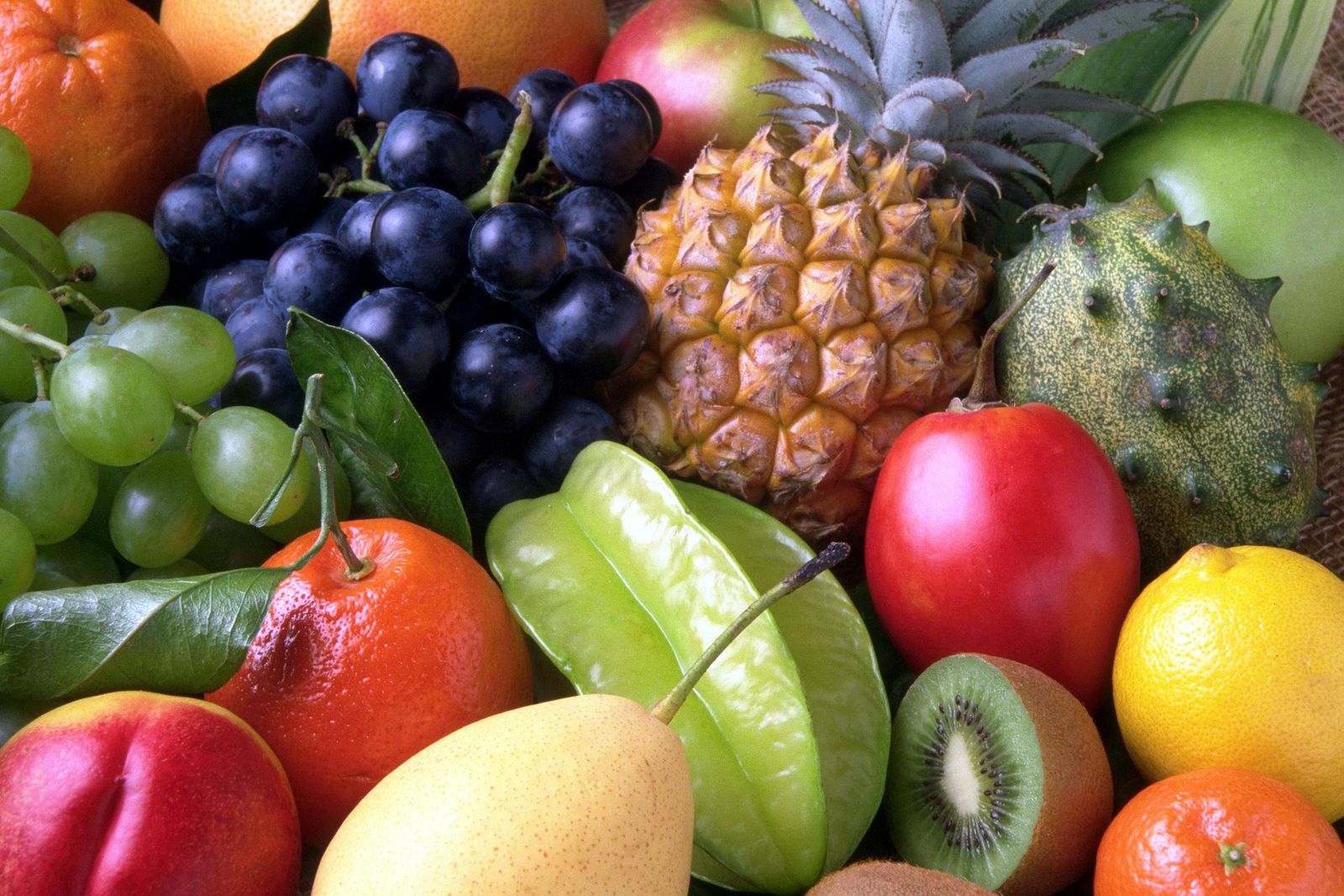 fruits-82524_1920.jpg