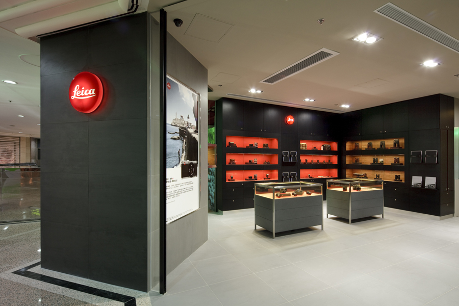 leica store01.jpg