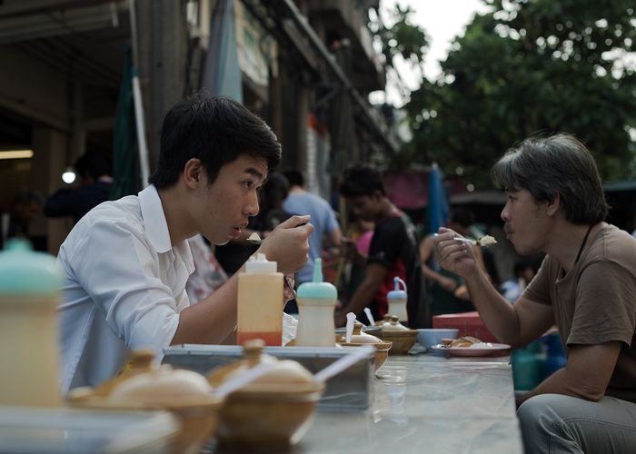 'เพื่อไทย' ชวน ปชป. แข่งนโยบาย 'แก้ปัญหาปากท้อง' ดีกว่าเล่นการเมืองแบบยุคเก่า