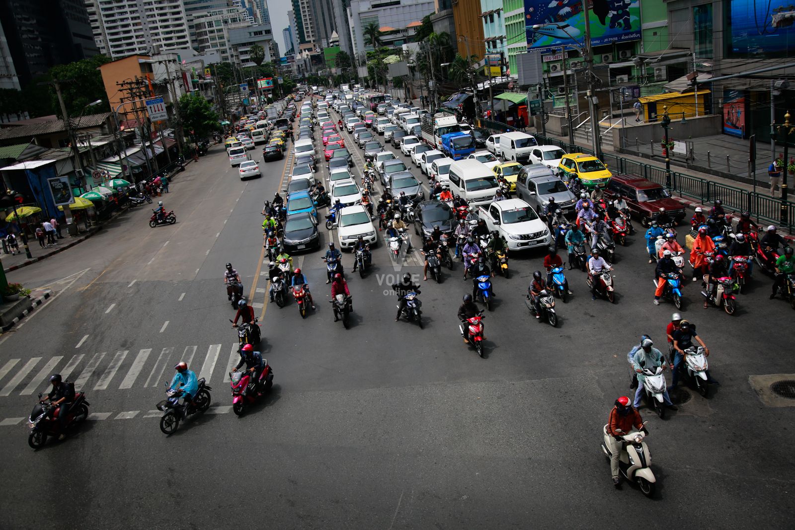 การจราจร-รถ-รถติด-สี่แยกอโศก-มอเตอร์ไซค์