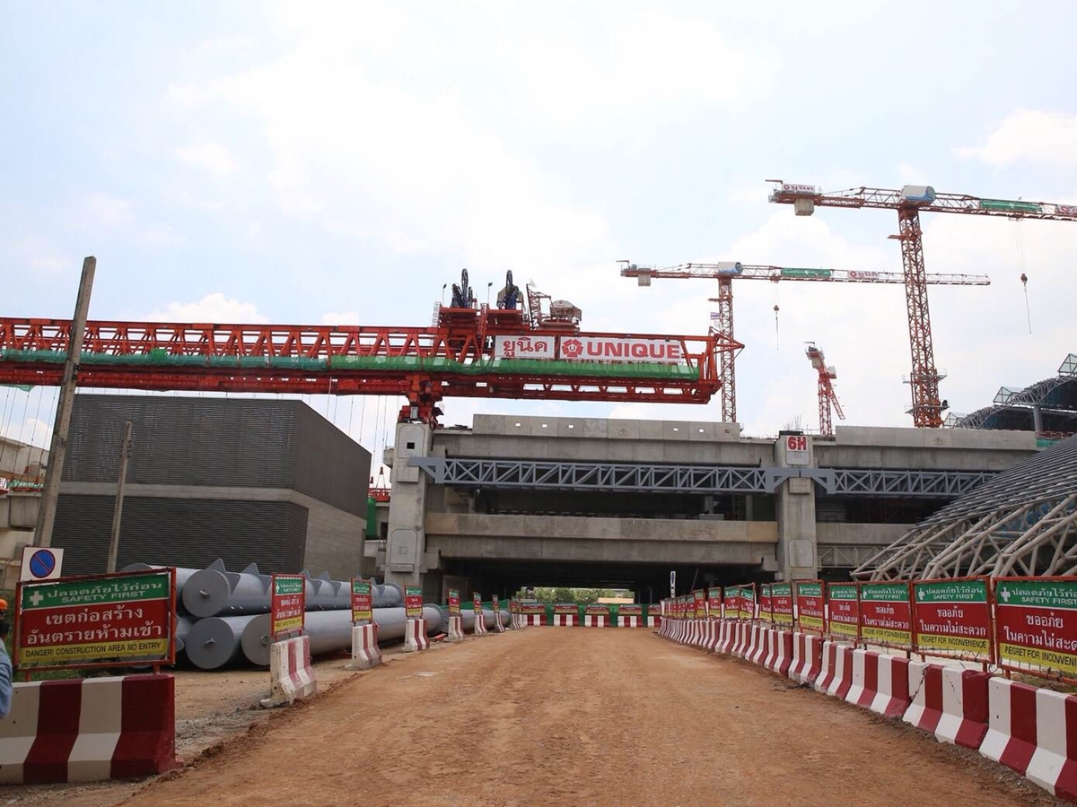 รถไฟชานเมือง สายสีแดง