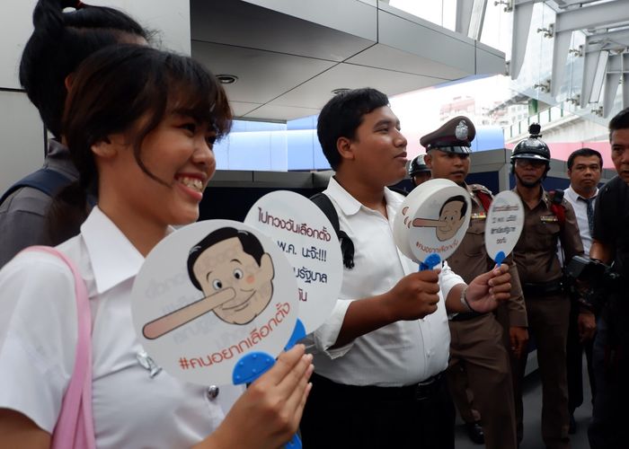 ‘พิเชษฐ’ เตือนปม ‘จ่านิว’ รัฐบาลจัดการไม่ดีส่อล้มแน่ ไม่ต้องเปลืองแรงฝ่ายค้าน