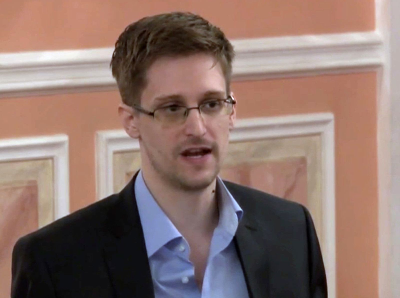 เอ็ดเวิร์ด สโนว์เดน-แฉรัฐสอดแนม-เอ็นเอสเอ-Edward Snowden
