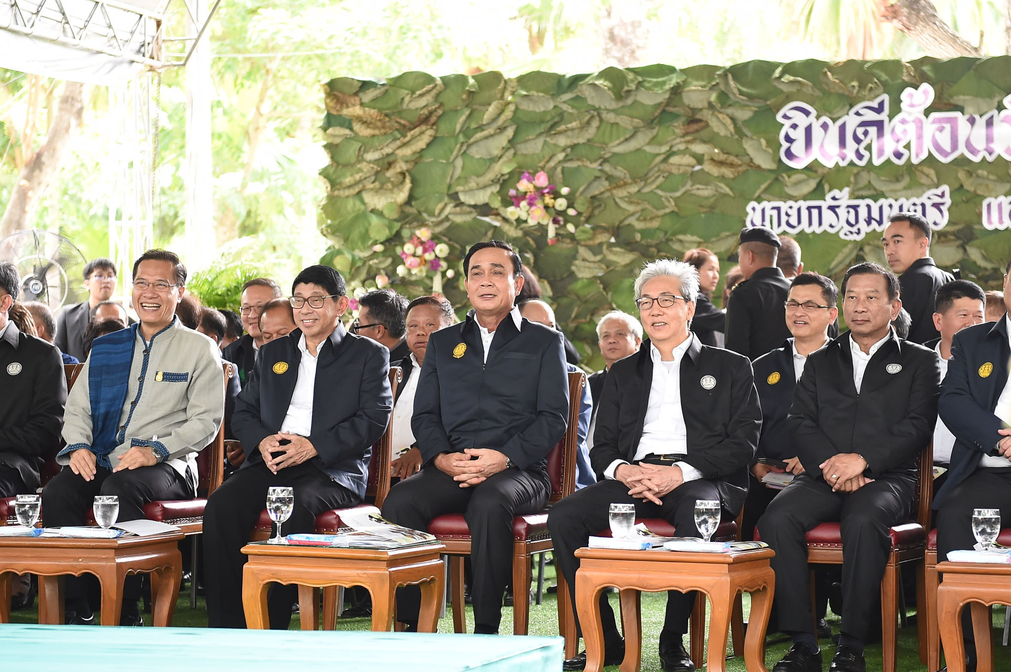 ประยุทธ์ สมคิด คณะรัฐมนตรี พิจิตร 80611104237.JPG