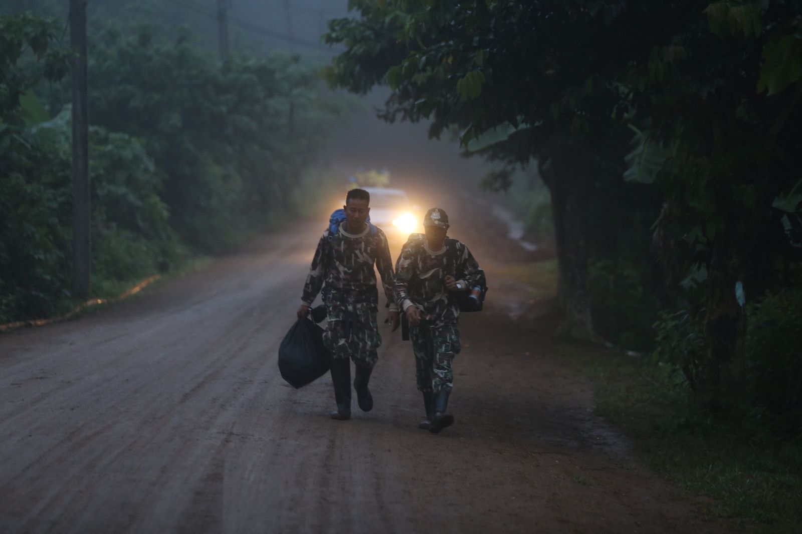 ทีมหมูป่า-ถ้ำหลวง-ติดถ้ำ-เชียงราย-กู้ชีพ