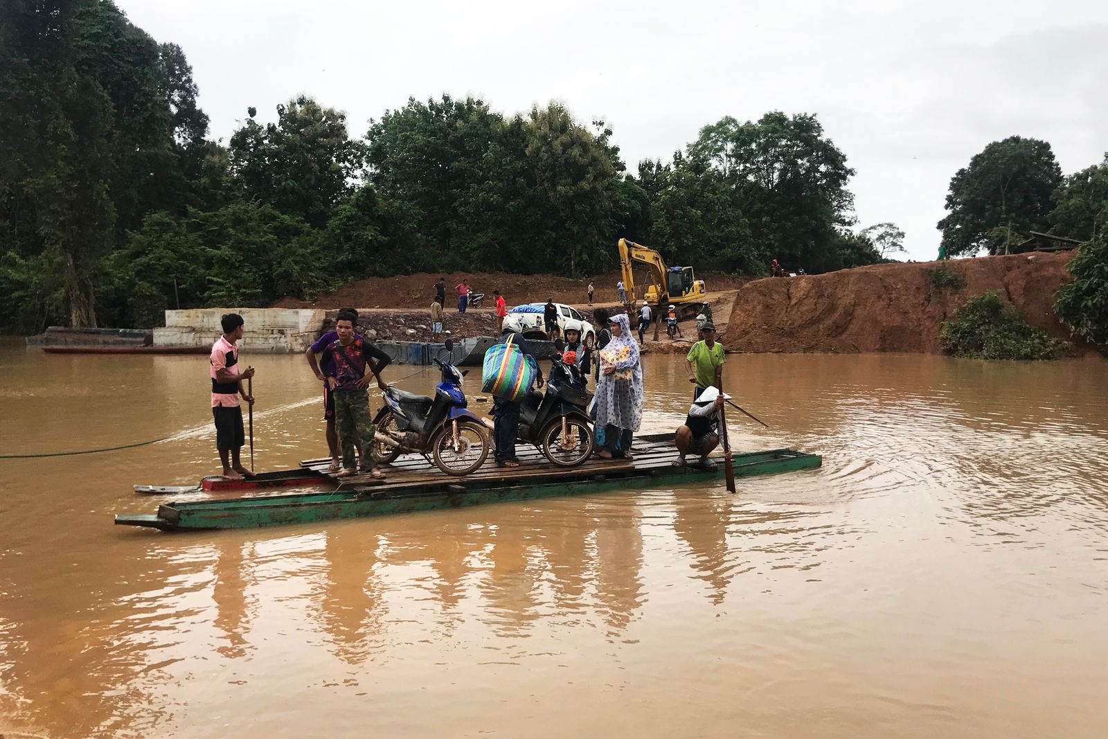 Laos_Dam_02.jpg