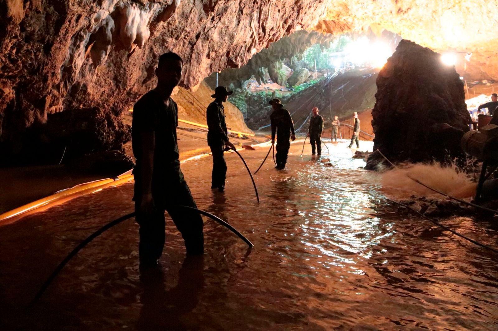 AP-ถ้ำหลวง-ทีมหมูป่า-หน่วยซีล-ทหาร-เชียงราย