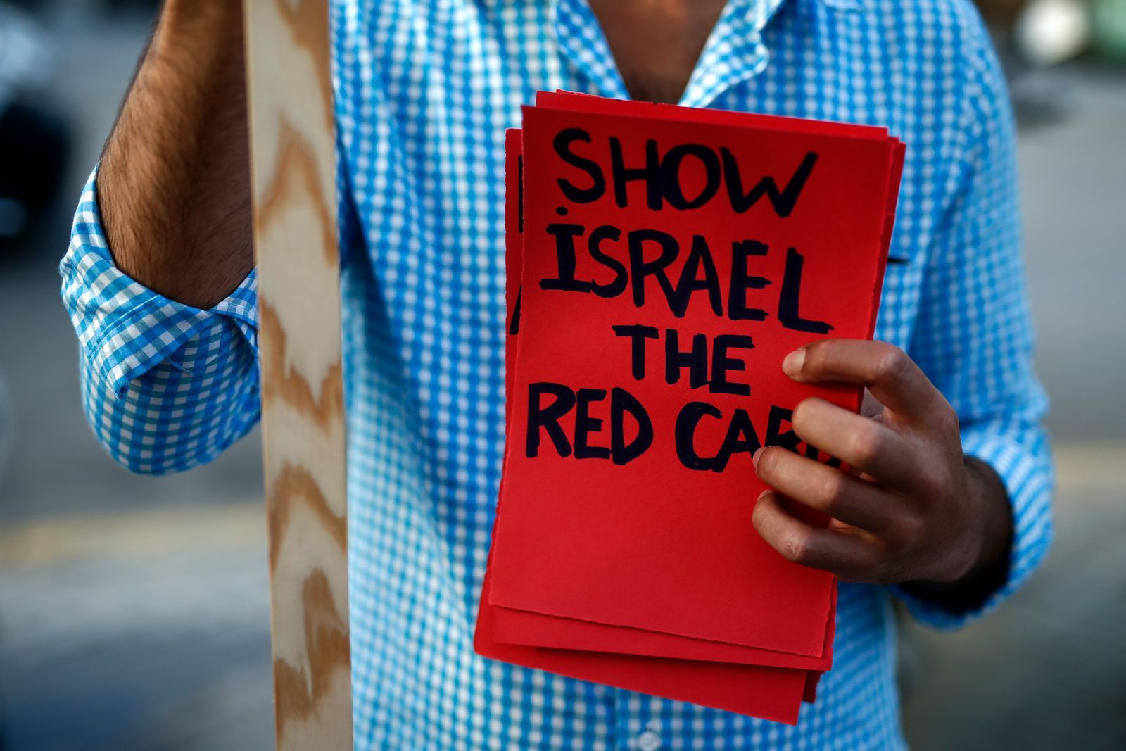 AFP-แจกใบแดงให้อิสราเอล-ปาเลสไตน์ประท้วงแข่งบอลโลกที่เยรูซาเลม