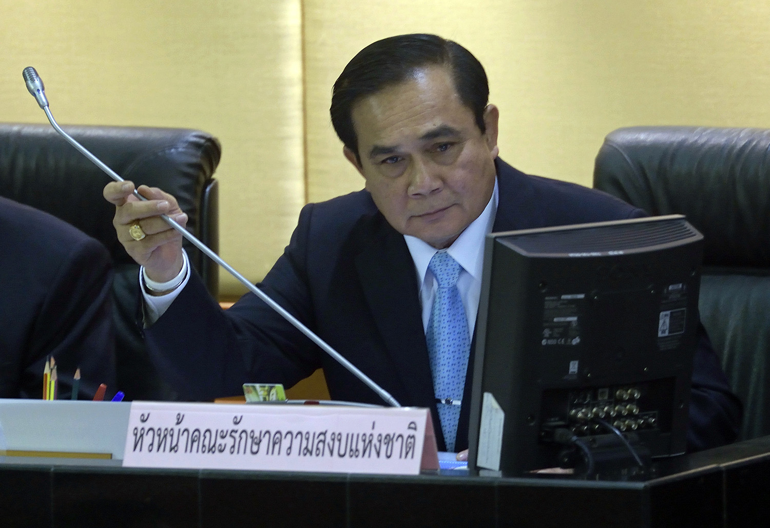 ประยุทธ์ สภา นิติบัญญัติ 000_Hkg10090282.jpg