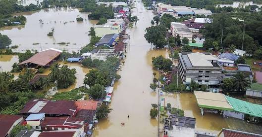 กองทัพบก-น้ำท่วม-อุทกภัย-ภัยธรรมชาติ-ฝนตก-บ้านเรือนเสียหาย-ช่วยเหลือ-ผู้ประสบภัย-ชาวบ้านเดือดร้อน-ทหาร