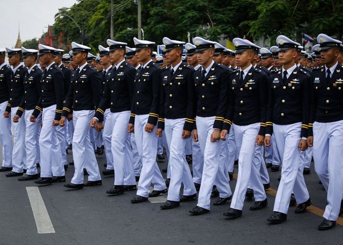 ปรับกำลังพลรับมือภัยคุกคามรูปแบบใหม่

'สภากลาโหม' มีมติลดการผลิต 'นร.นายร้อย-นายสิบ'