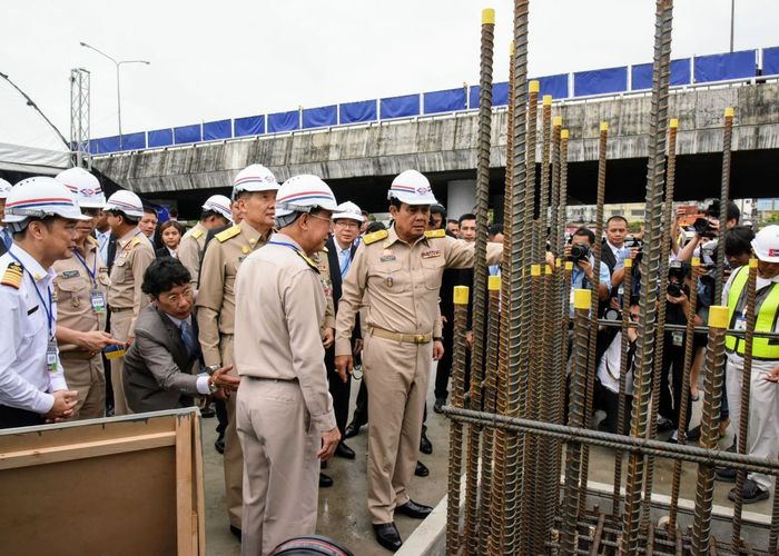 'ประยุทธ์' เปิดงานก่อสร้างรถไฟโมโนเรลสายแรกของไทย