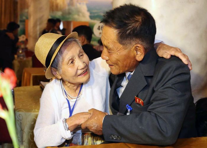 รียูเนียนสมาชิกครอบครัวของสองเกาหลี พบเจอครั้งแรกในรอบกว่า 60 ปี