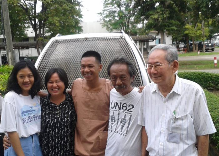 ศาลทหารขอนแก่นนัดสืบพยานคดี 'กลุ่มดาวดิน' ชูป้ายค้านรัฐประหาร
