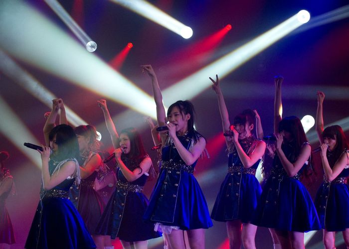 6 สาว AKB48 วงพี่ BNK48 พบ 'ประยุทธ์' ร่วมโปรโมทเทศกาลดนตรี