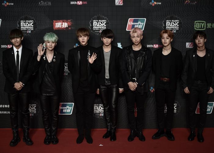 บอยแบนด์เกาหลี 'BTS' ได้เข้าชิงรางวัลดนตรีสหรัฐฯ American Music Awards