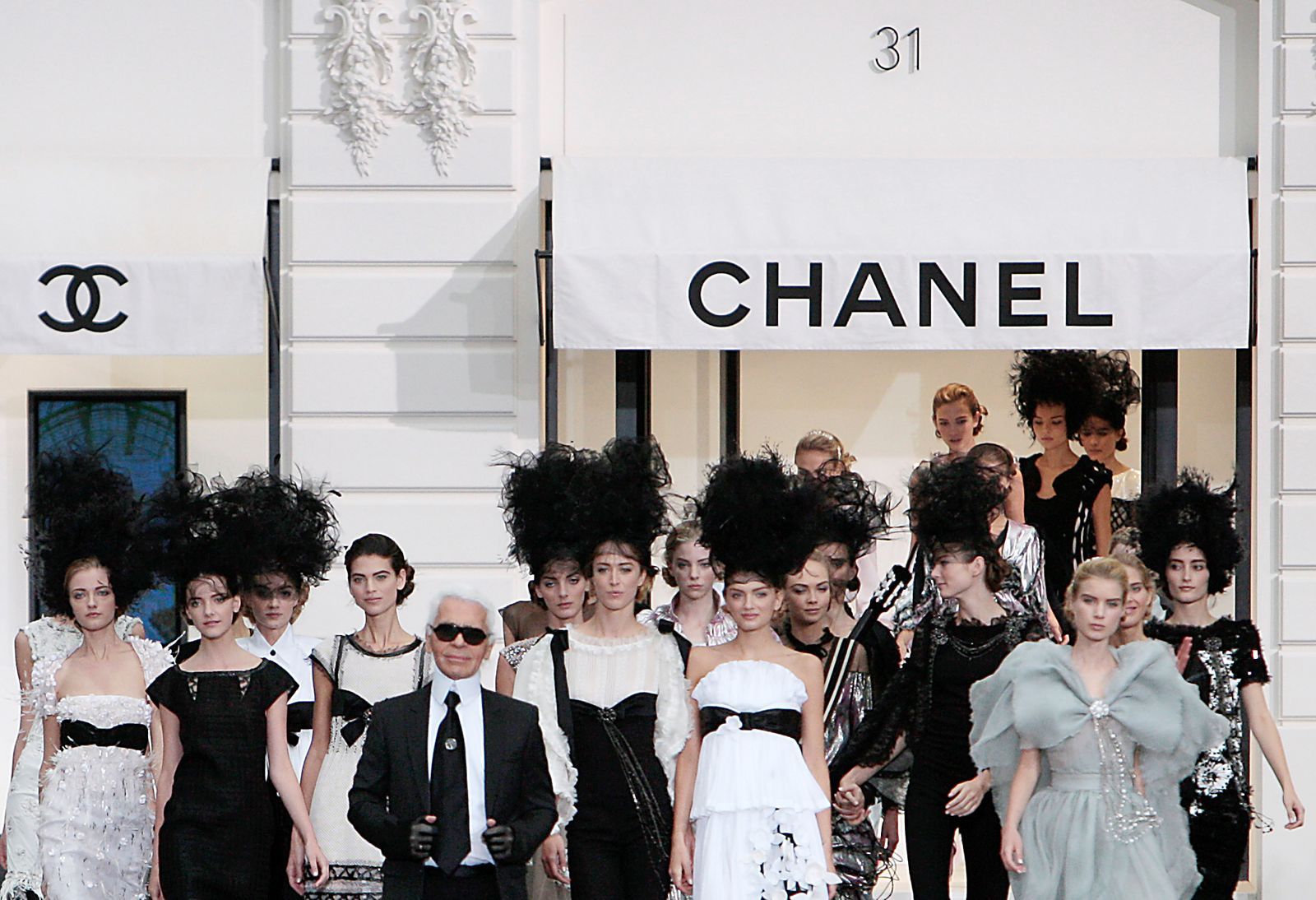 AFP-ชาแนล-Chanel-Karl Lagerfeld-คาร์ล ลาเกอร์เฟล-แฟชั่น-รันเวย์-นางแบบ