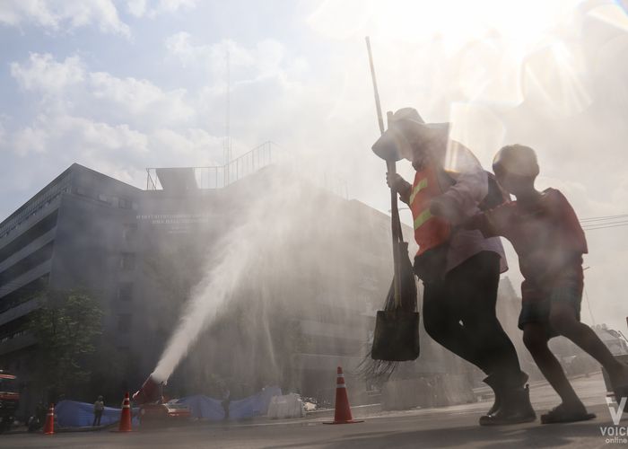 'กรีนพีซ' ย้ำฉีดน้ำล้างถนนไม่แก้วิกฤติฝุ่น