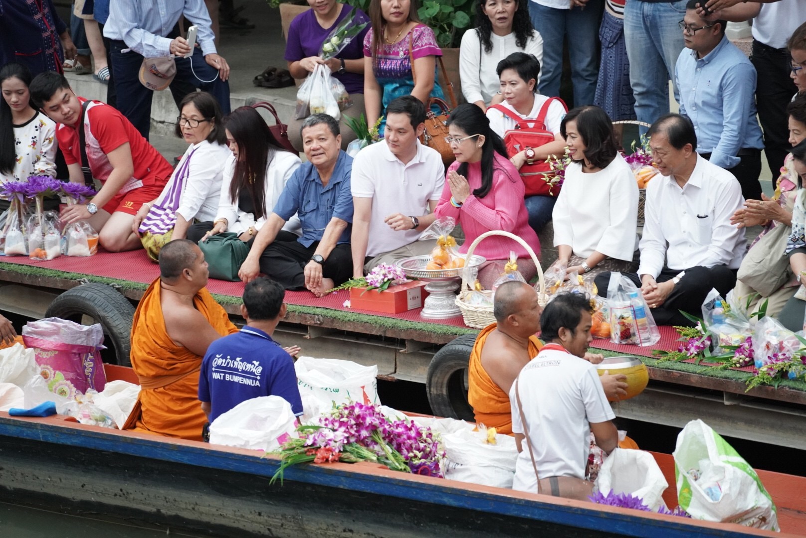 สุดารัตน์ ลงพื้นที่มีนบุรี