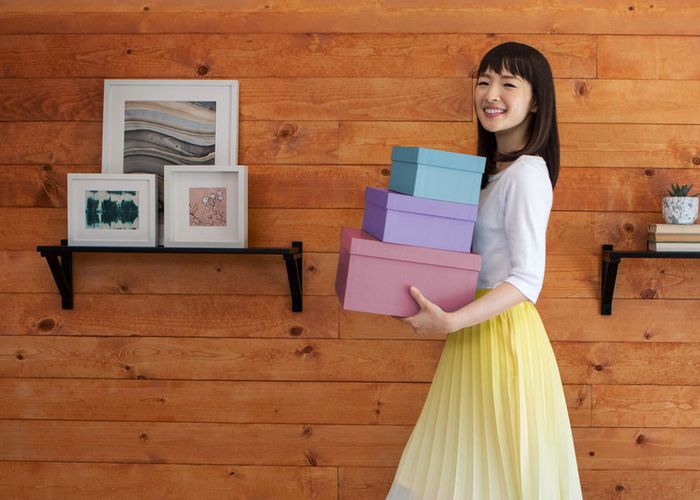 Tidying Up with Marie Kondo: ศาสตร์แห่งการจัดการความสุข