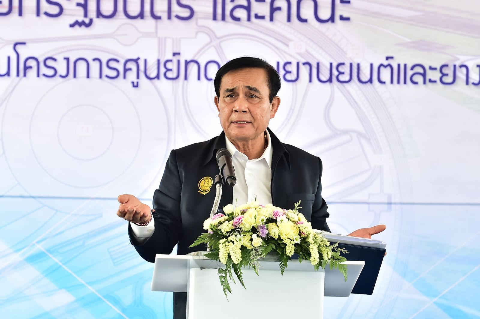 ประยุทธ์ 320152350000000.jpg