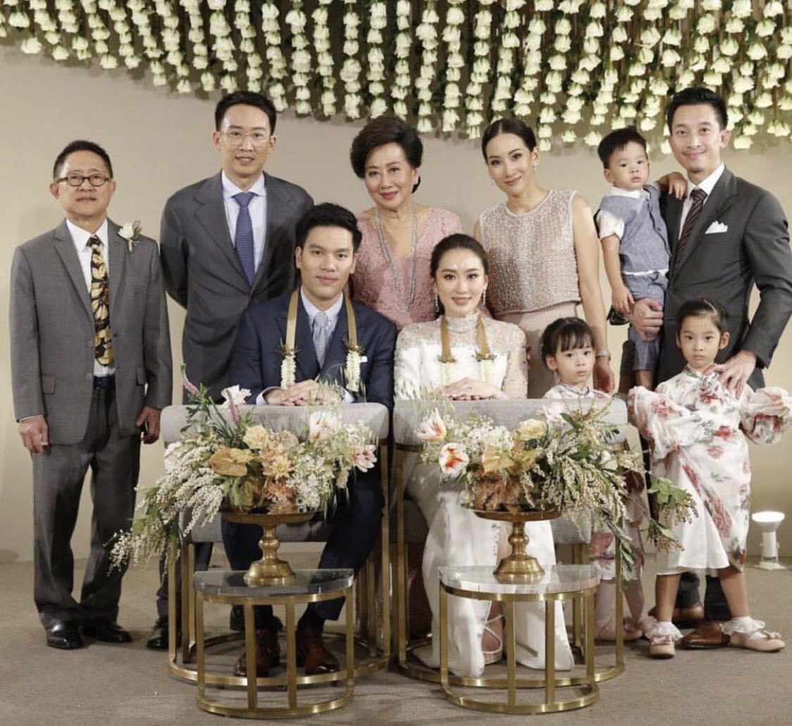 ชินวัตร แพทองธาร พจมาน พานทองแท้ แต่งงาน S__47546462.jpg
