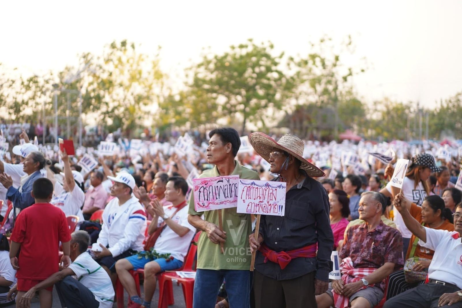 napakorn-ประชาชนฟังปราศรัยเพื่อไทยลงพื้นที่ลพบุรี 12-03-2562.jpg