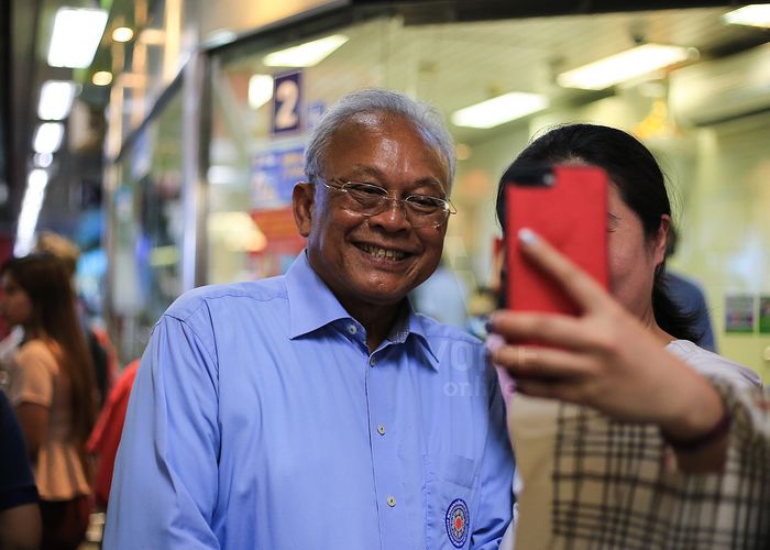 'สุเทพ' พร้อมพิสูจน์ความบริสุทธิ์ปมโรงพักฉาว บอก "ผมมีศักดิ์ศรี ไม่ใช่สุนัข"