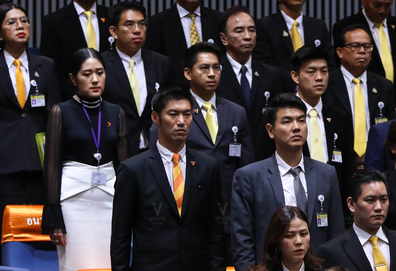 ธนาธร ปิยบุตร พรรณิการ์ อนาคตใหม่