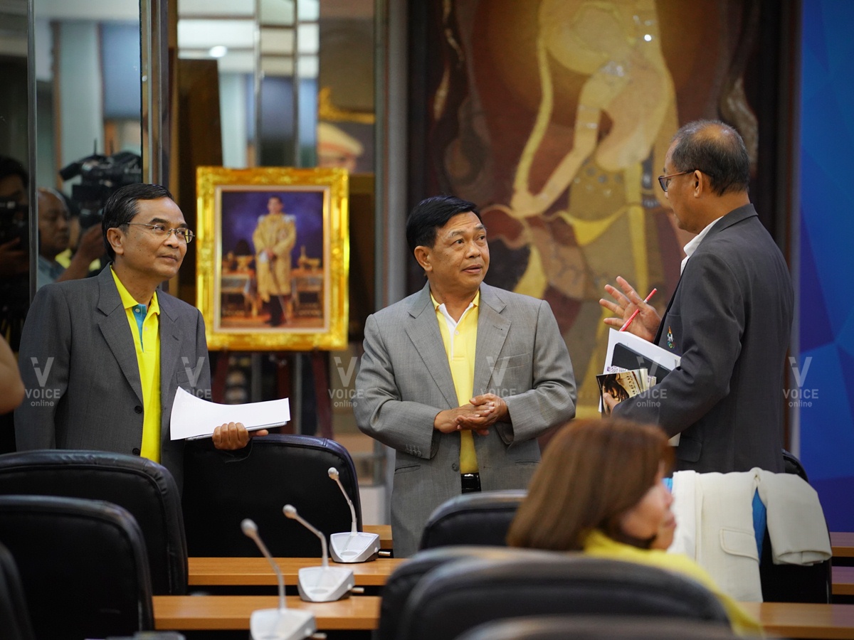 ประชาธิปัตย์ประชุมกรรมการบริหารพรรค