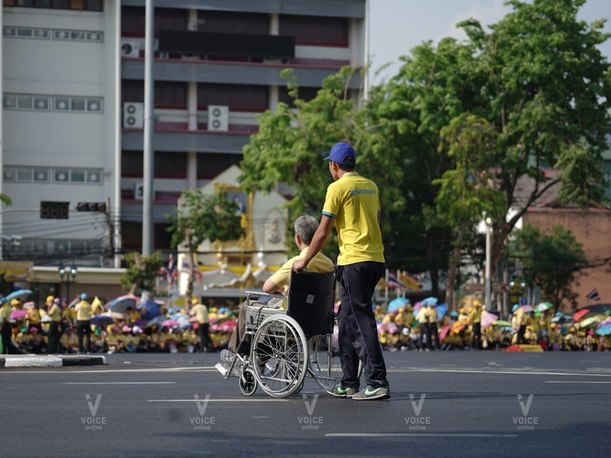 ราชดำเนินเลียบพระนคร-ประชาชน-เฝ้ารับเสด็จ-ราชาภิเษก