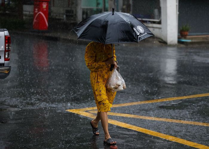 อุตุฯ เตือนเหนือ-อีสาน-กลาง-ใต้ฝั่ง ตต. ฝนตกหนัก กทม.ฟ้าคะนอง 70%