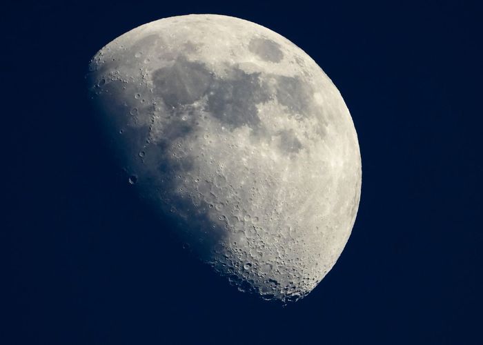 'นาซา' พบน้ำบนผิวดวงจันทร์ คาดมากพอใช้ตั้งถิ่นฐานระยะยาว
