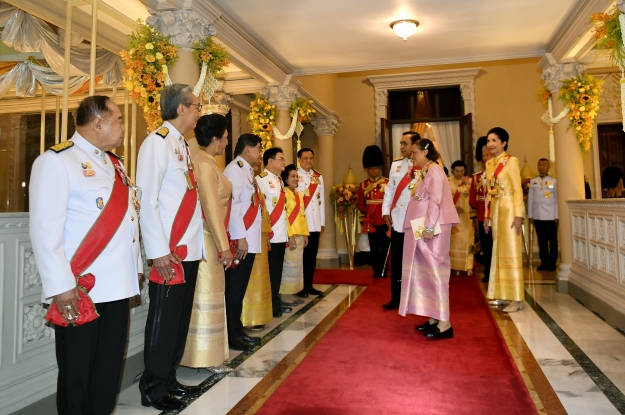 สมเด็จพระกนิษฐาธิราชเจ้า กรมสมเด็จพระเทพรัตนราชสุดาฯ สยามบรมราชกุมารี  ประยุทธ์ สันนิบาต EC-5705-4CFF-9CBF-F5C3BBFA232A.jpeg