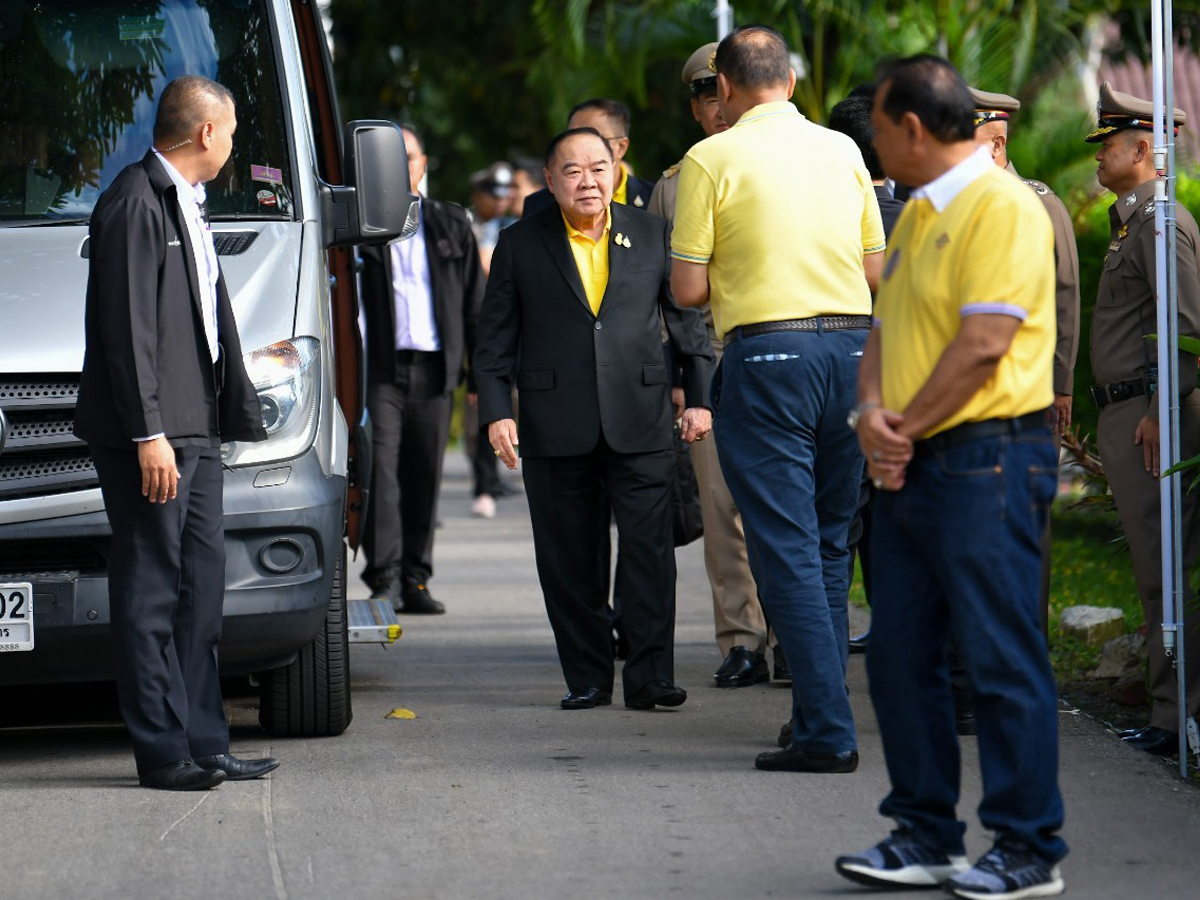 ประวิตร.jpg