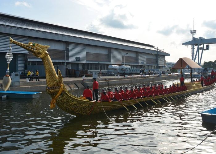 กองทัพเรือเชิญเรือพระที่นั่งสุพรรณหงส์ เตรียมความพร้อมขบวนพยุหยาตราทางชลมารค