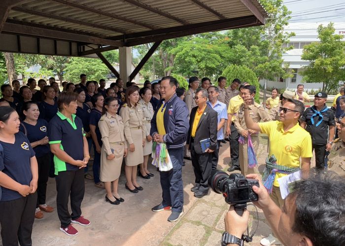 “อนุทิน” ลงพื้นที่จังหวัดเลย แก้ปัญหาไข้เลือดออก