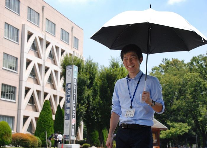 ญี่ปุ่นร้อน ผู้ชายหันมาใช้ร่มกันแดดตามคำแนะนำรัฐบาล