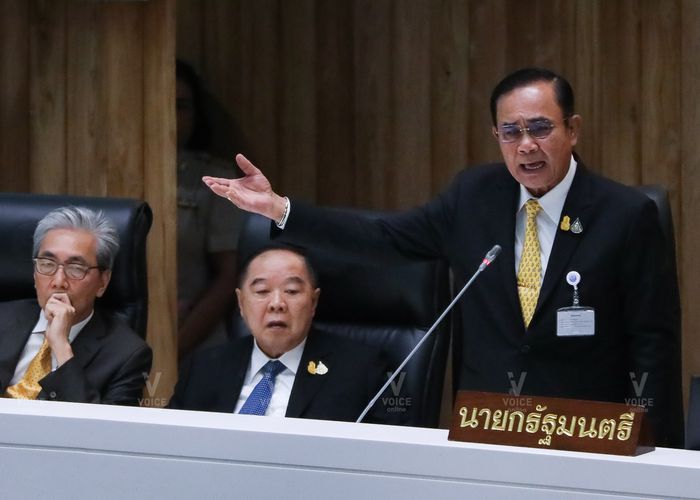 'ประยุทธ์' ชิ่งแจงถวายสัตย์ 'ประวิตร' ป้องนายกฯ โยน 'วิษณุ' เคลียร์ฝ่ายค้าน