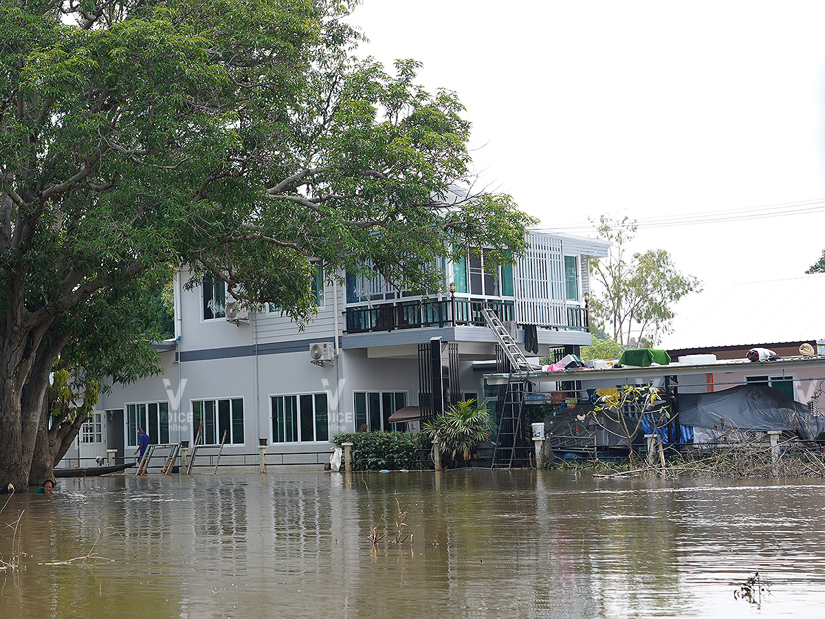 สัม กิ๊กและแฟน บ้านน้ำท่วม วาริน
