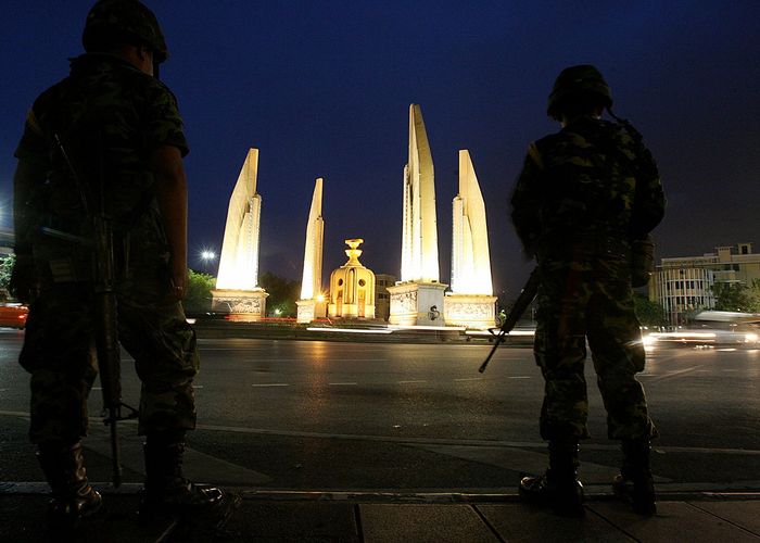 'เดียร์' ตั้งคำถาม เมื่อ 'รัฐธรรมนูญ' อยู่ใต้ระเบียบกองทัพ