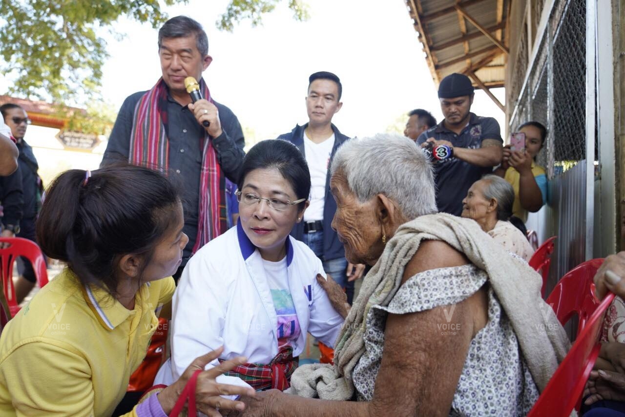 สุดารัตน์ ลงพื้นที่น้ำท่วม ยโสธร