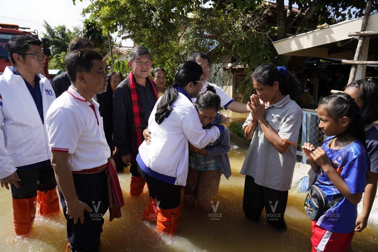 สุดารัตน์ ลงพื้นที่น้ำท่วม ยโสธร