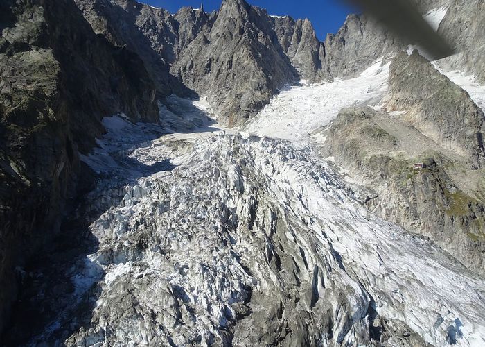 ธารน้ำแข็งบน 'เทือกเขามองบลังก์' เสี่ยงถล่มจากอุณหภูมิโลกสูงขึ้น