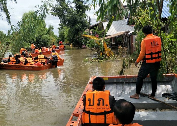 4 จังหวัดอีสานยังเผชิญอุทกภัย - ปภ. เร่งระดมกำลังช่วยเหลือ